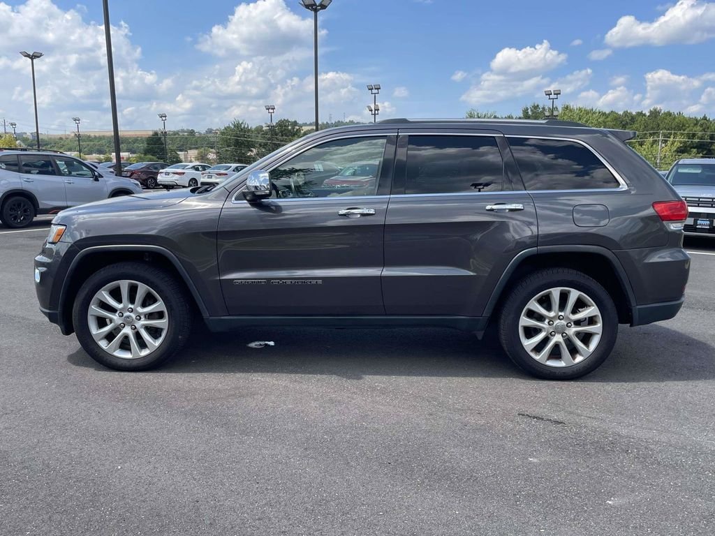 Used 2017 Gray Jeep Limited image 6