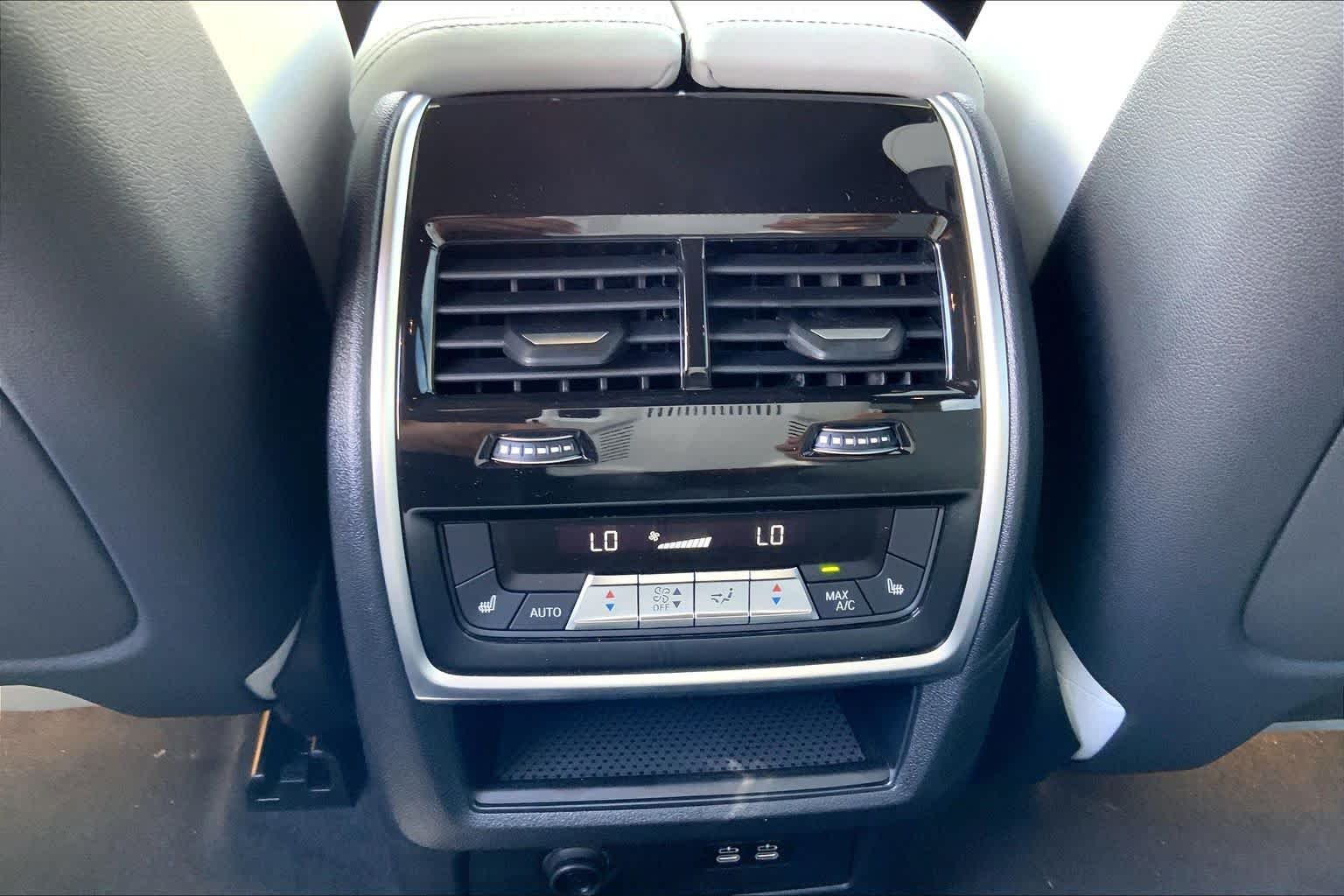 New 2026 Dravit Grey Metallic BMW xDrive40i image 18