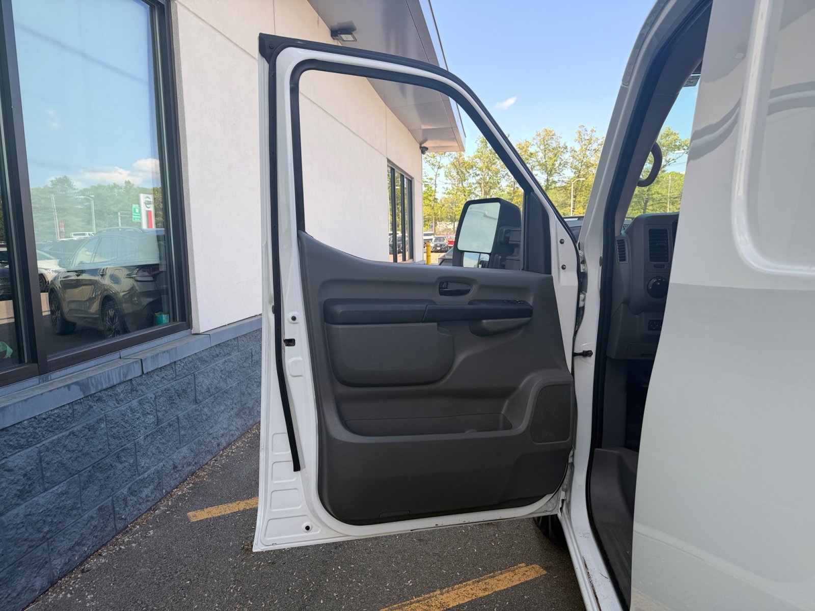 Used 2020 White Nissan SV image 26