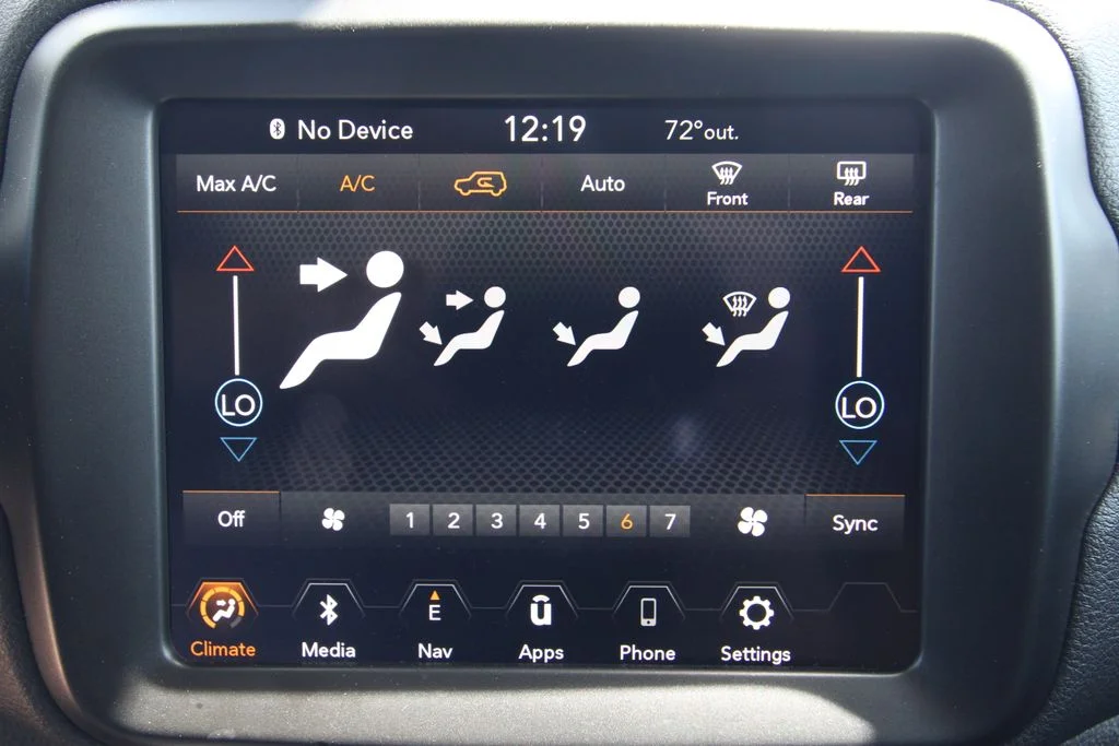Used 2023 Gray Jeep Latitude image 29