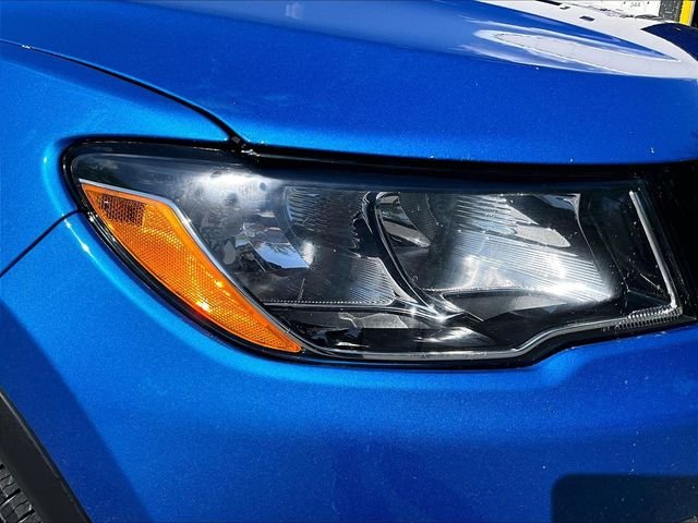 Used 2018 Blue Jeep Altitude image 30