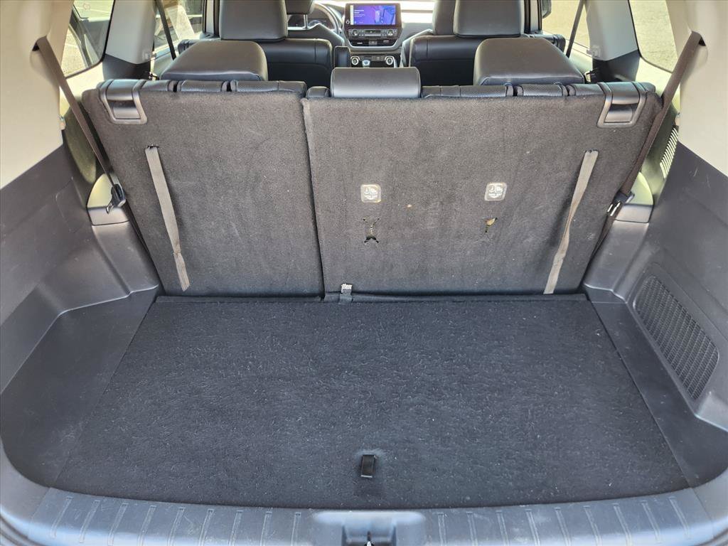 Certified Used 2025 Silver Toyota XLE image 17