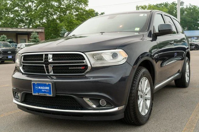 Used 2015 Steel Metallic Dodge SXT image 2
