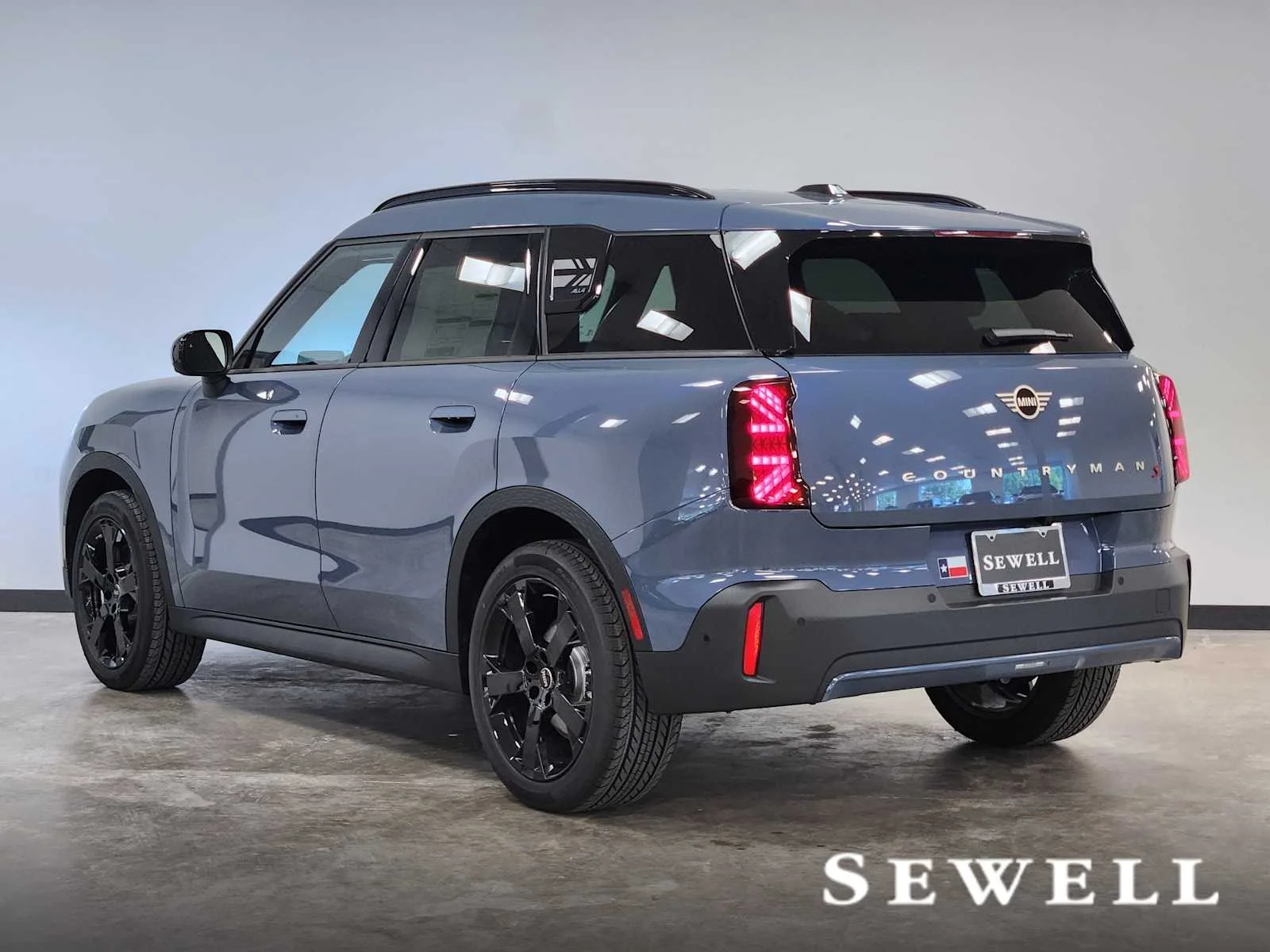 New 2027 Slate Blue Metallic MINI Iconic image 3