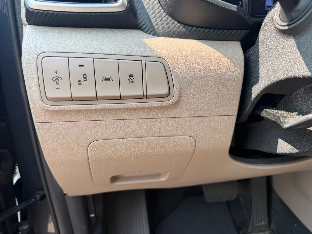 Used 2021 Blue Hyundai Value image 22