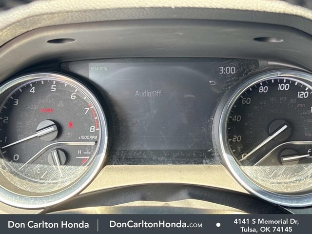 Used 2020 Pearl Toyota XLE image 9