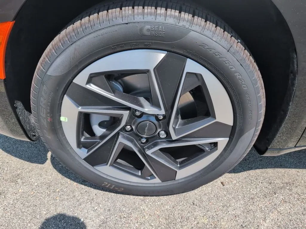 New 2027 Black Chrysler Limited image 11