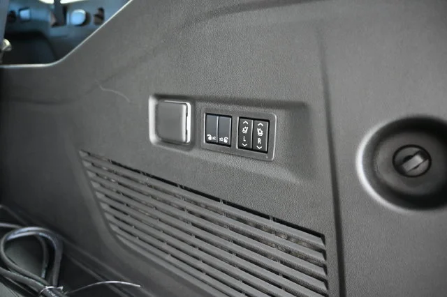 2026 GMC Yukon XL Denali Ultimate - Photo 34