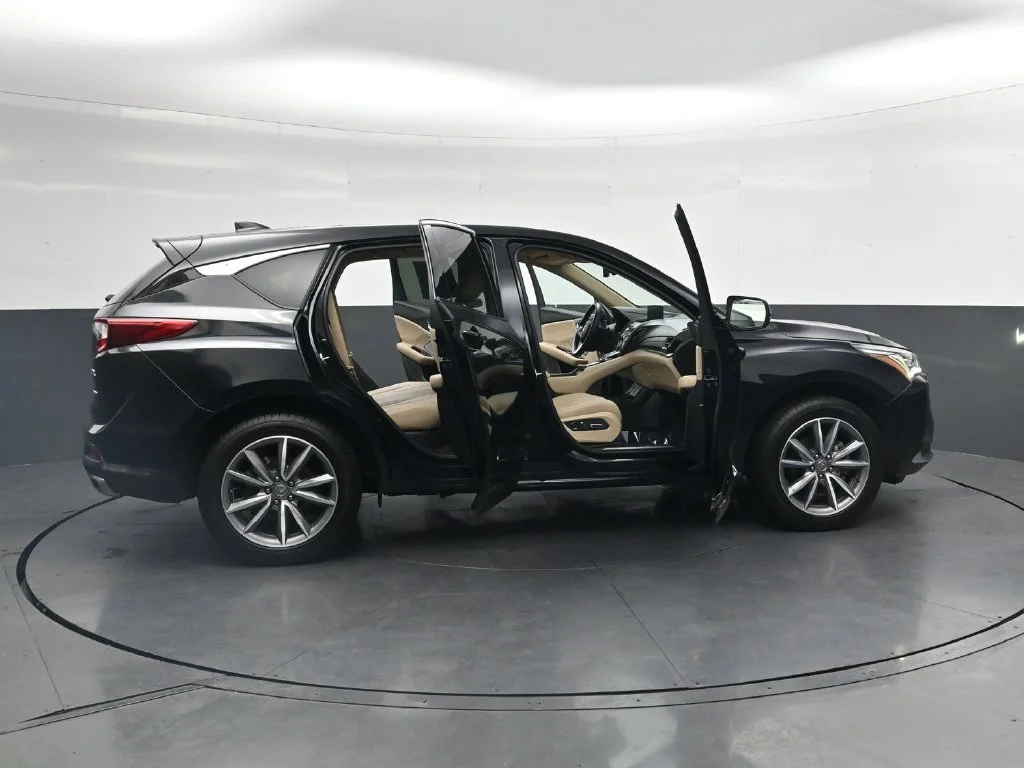 Used 2023  Acura Technology Package image 43