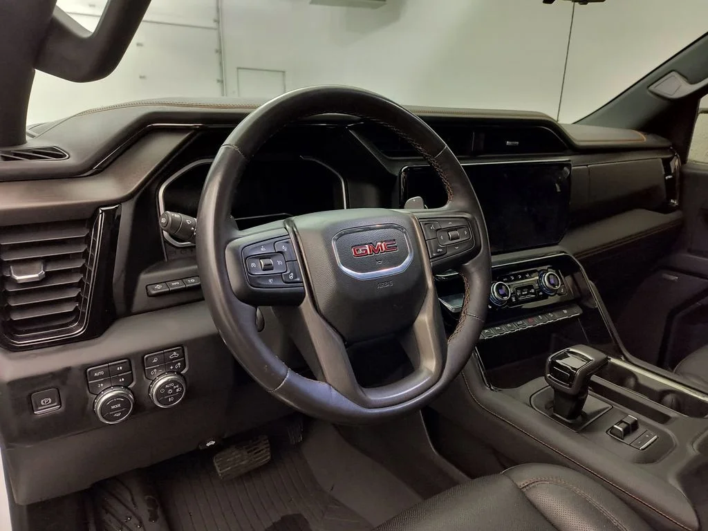 Used 2022 Summit White GMC AT4 image 4