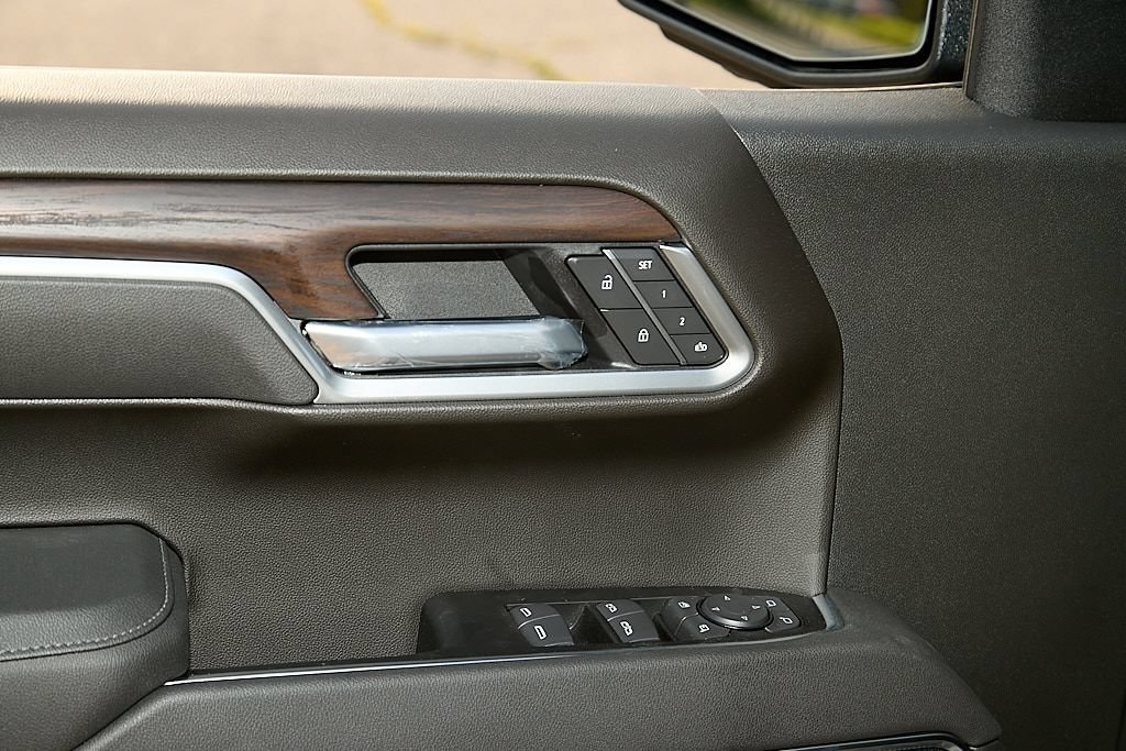 New 2026 Sterling Metallic GMC SLT image 22