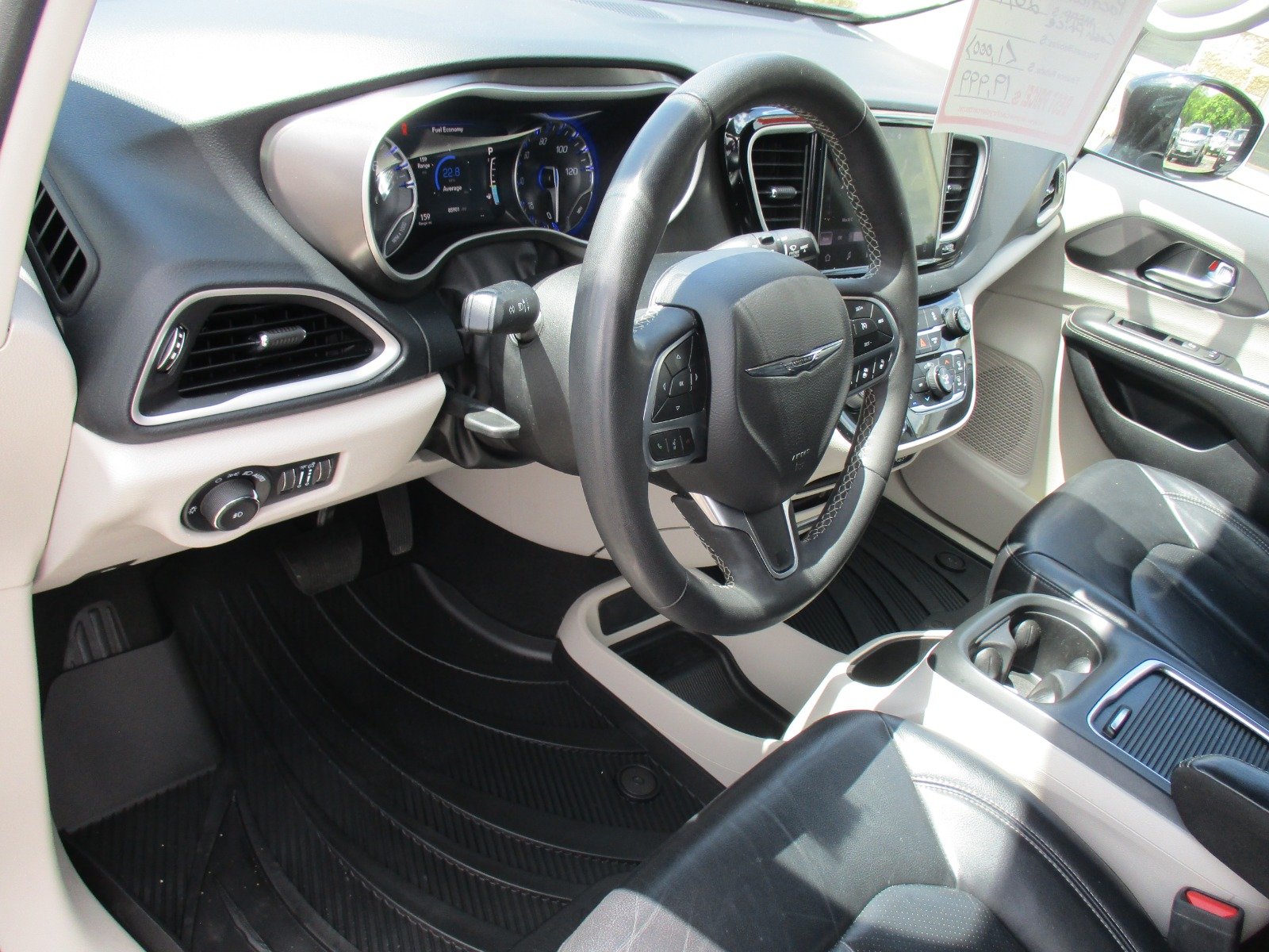Used 2022 BLACK Chrysler Touring L image 11