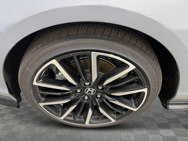 New 2026 Urban Gray Pearl Honda Touring image 11