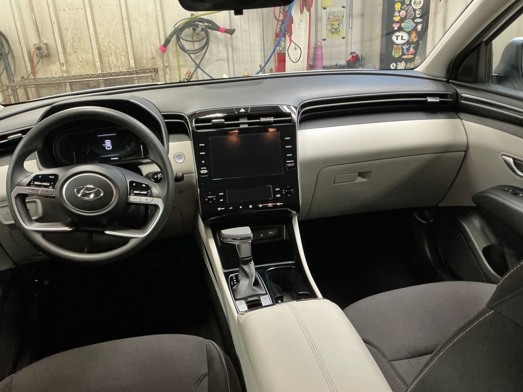 Used 2024 White Hyundai SEL image 18