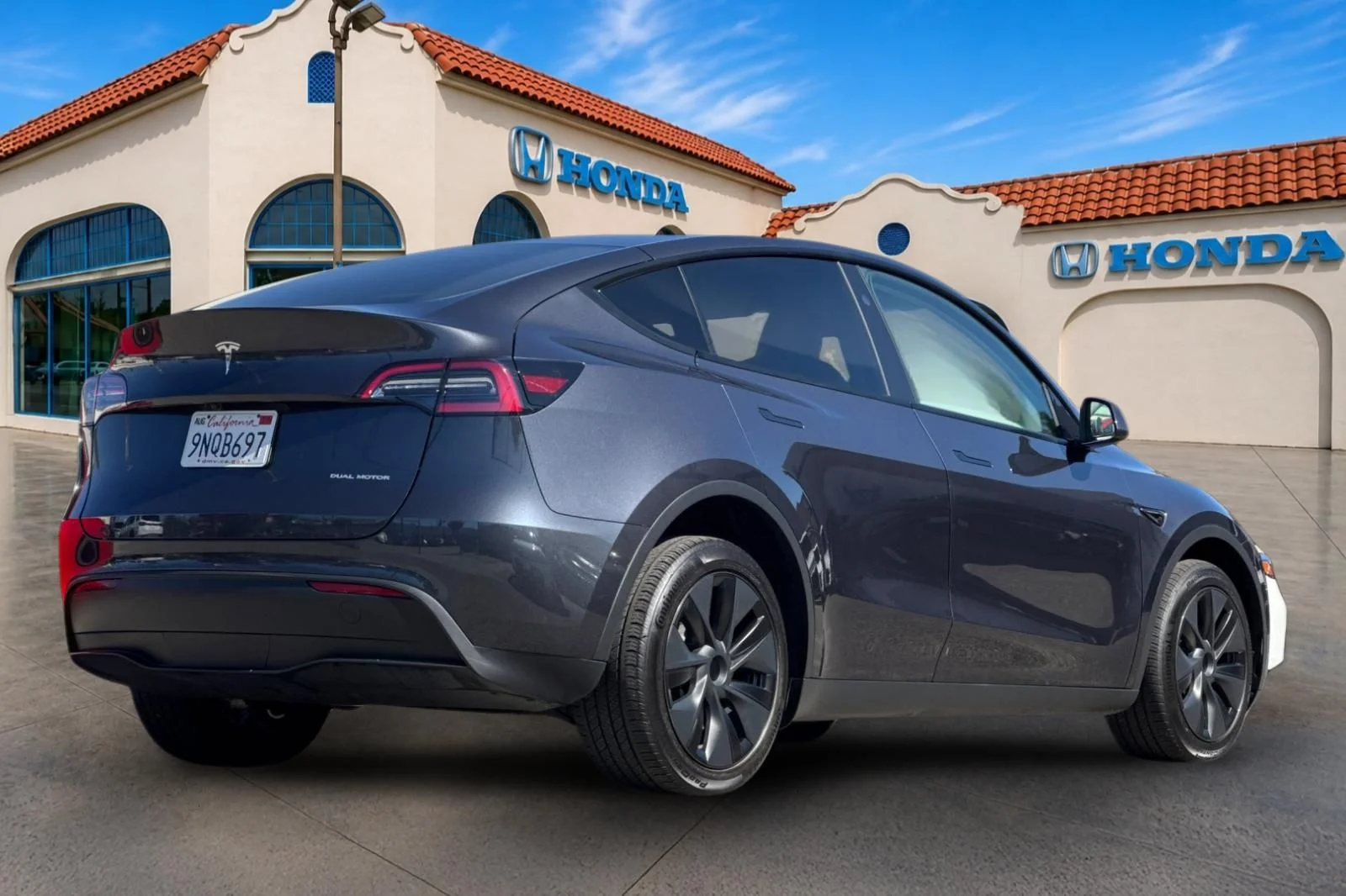 Used 2024 Stealth Gray Tesla Long Range image 4