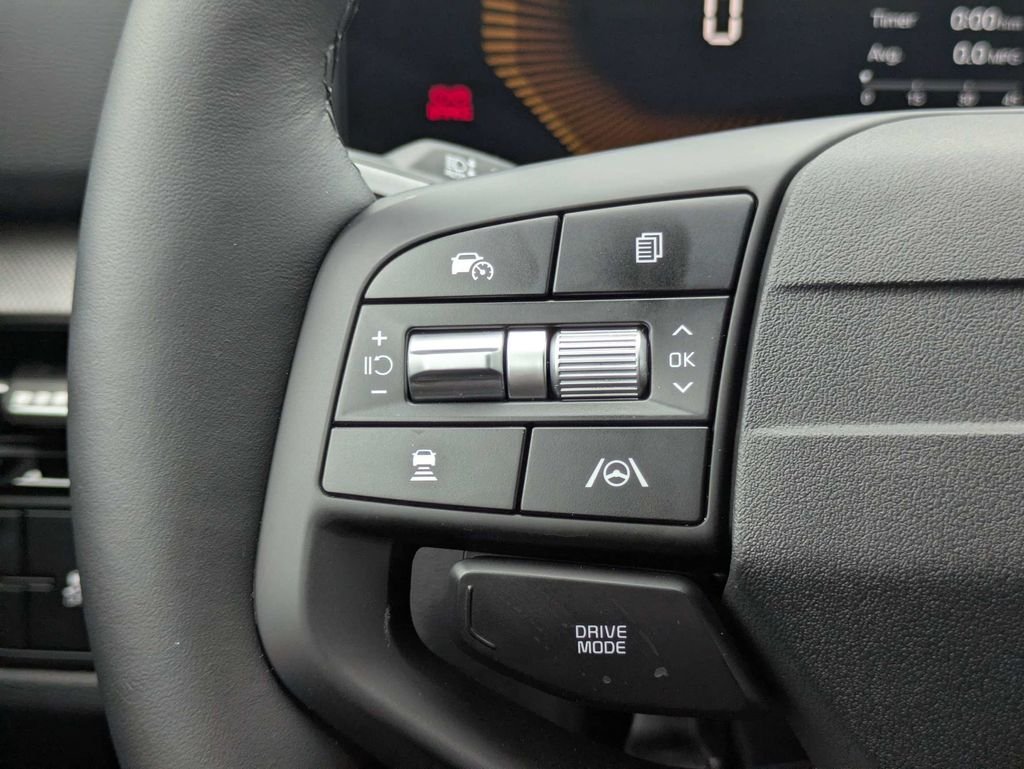 New 2026 Glacial White Pearl Kia LX image 25