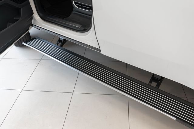Used 2022 White Jeep Series II image 5
