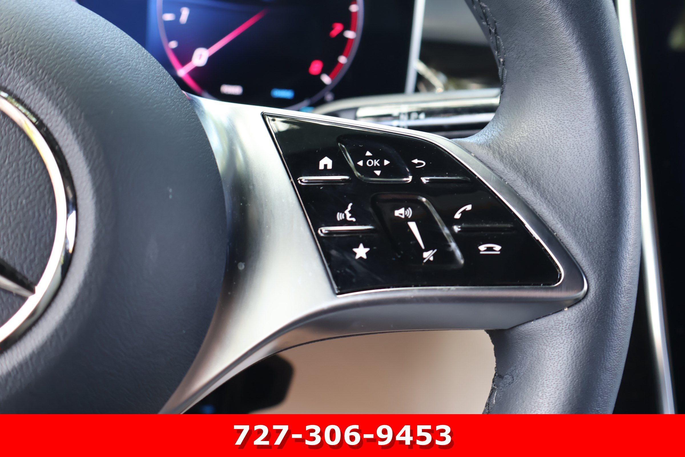 Certified Used 2025 Polar White Mercedes-Benz GLC 300 image 25