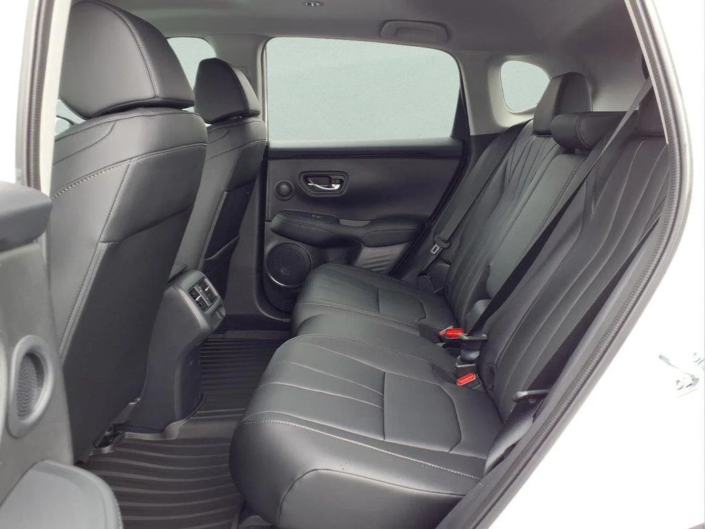 New 2026 Platinum White Pearl Acura FWD image 10