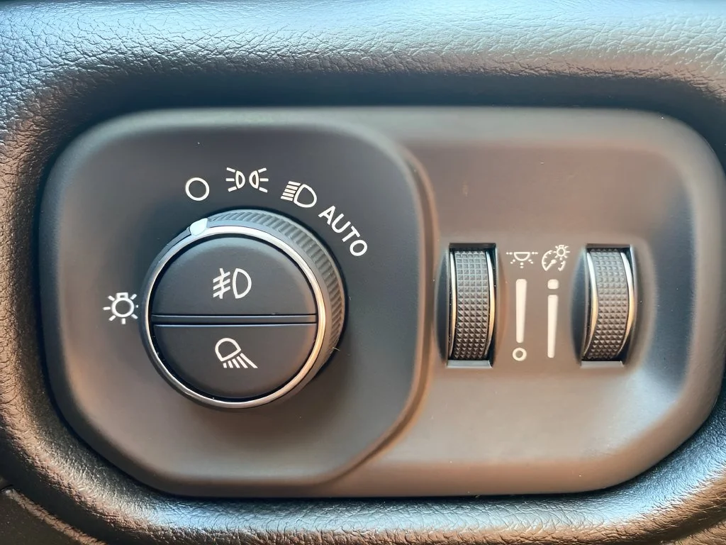 Used 2022  Ram Laramie image 20