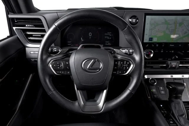 Used 2025 Incognito Lexus 550 Premium+ image 35