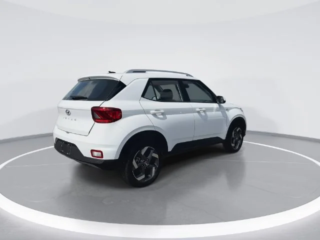 Used 2026 White Hyundai SEL image 8