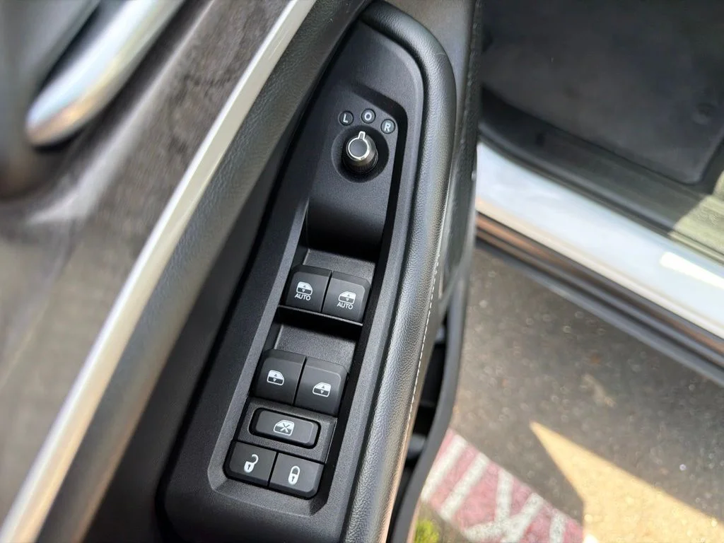 Used 2023 White Jeep 4xe image 12