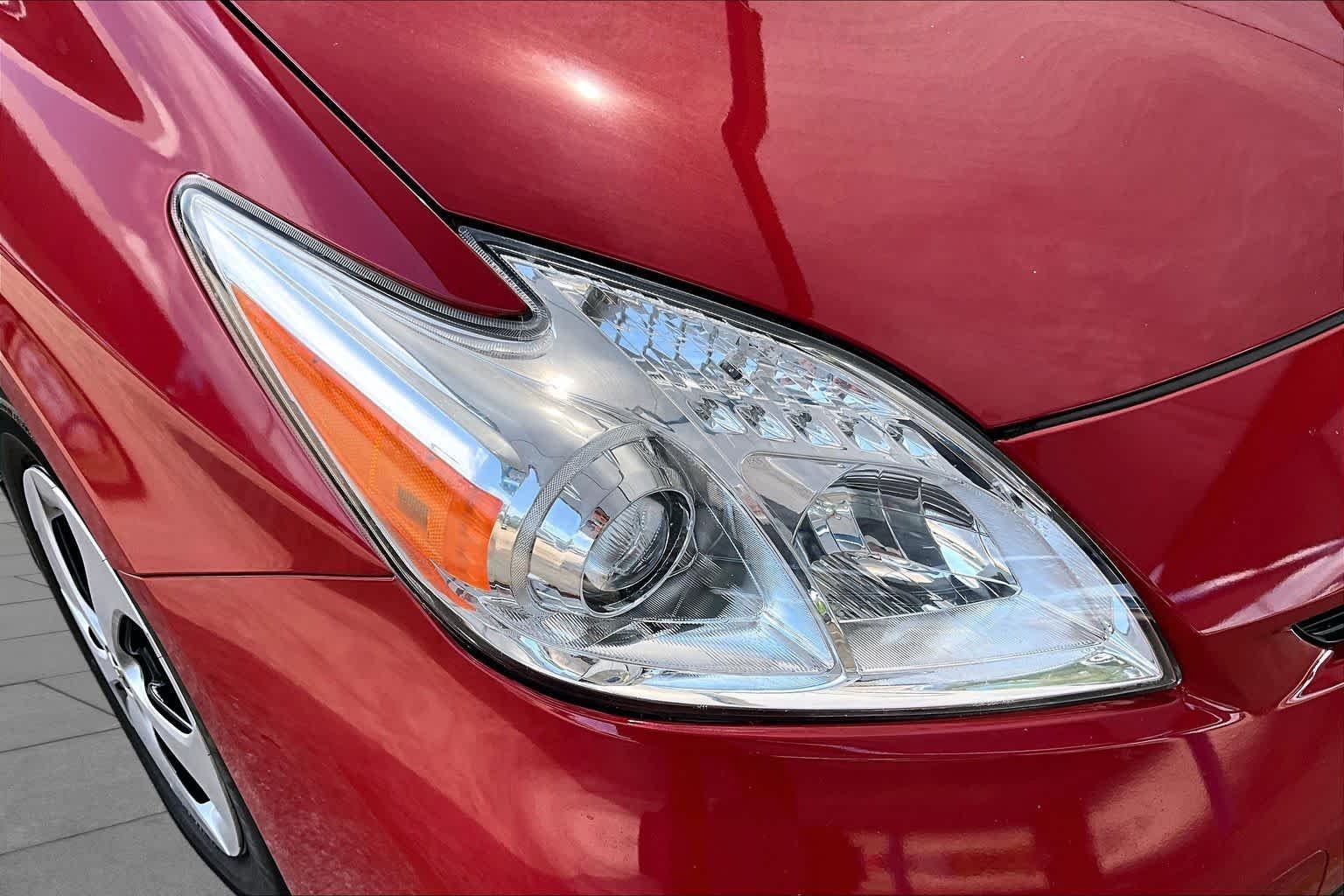Used 2015 Barcelona Red Metallic Toyota Four image 28