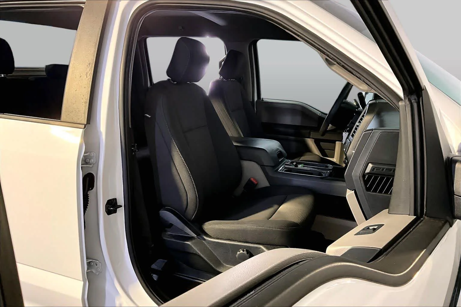 Used 2020 Oxford White Ford XL image 8