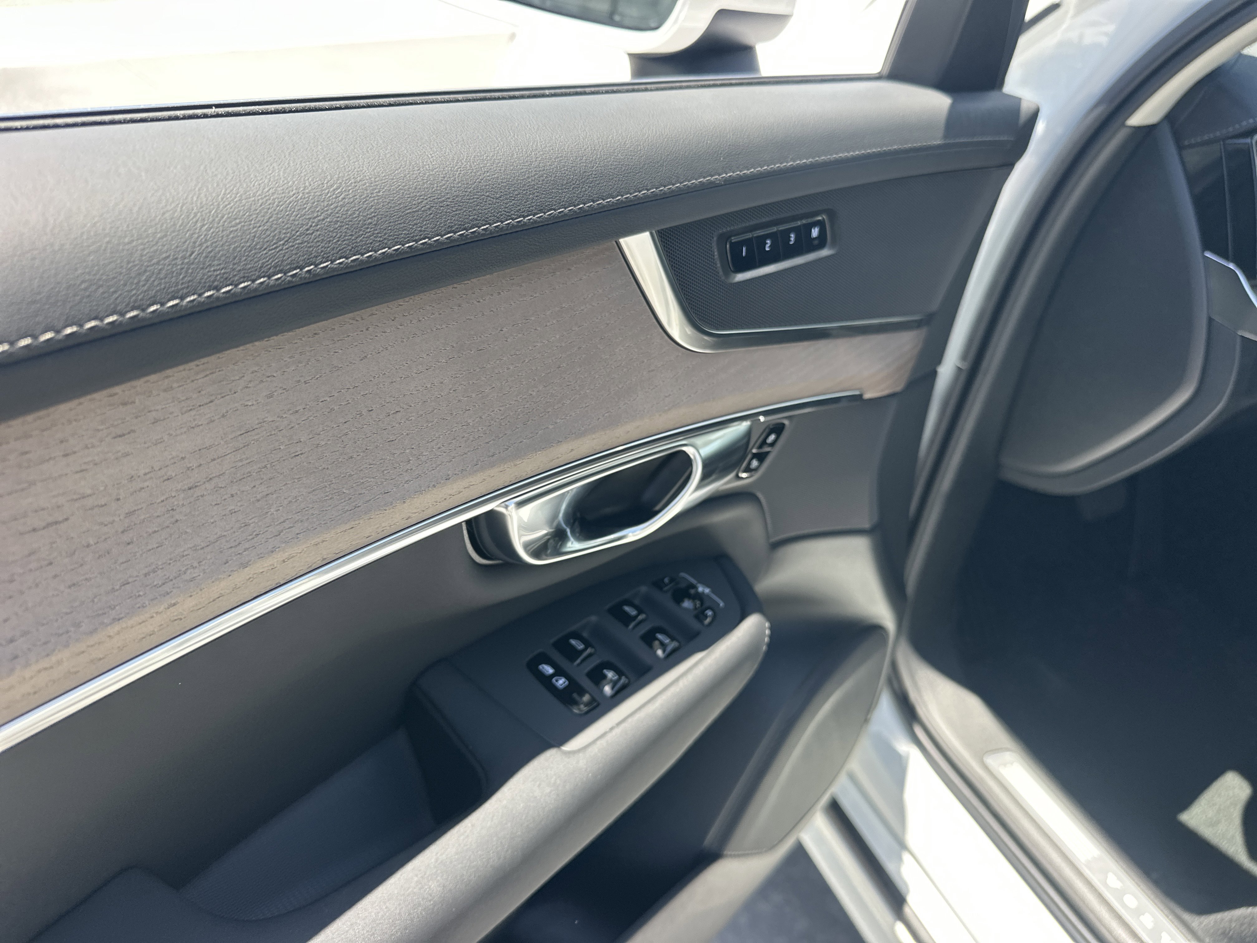 New 2026 Crystal White Volvo Core image 16