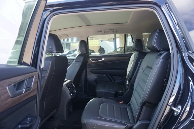 2024 Volkswagen Atlas SEL - Photo 21