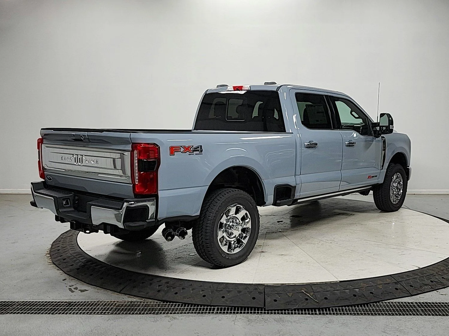 New 2026 Glacier Gray Metallic Tri-Coat Ford F-250® King Ranch® image 7