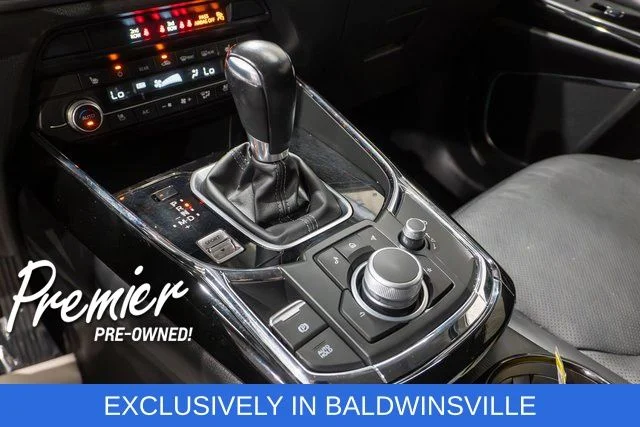 Used 2022 White Mazda Touring Plus image 32