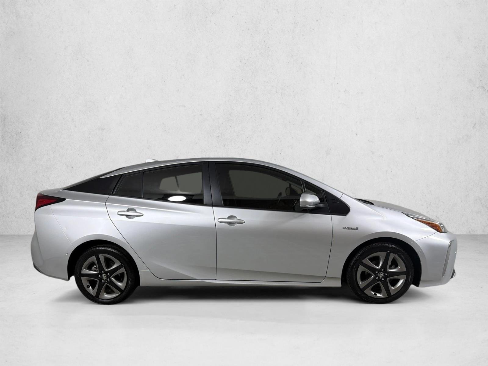 Certified Used 2022 Classic Silver Metallic Toyota XLE image 2