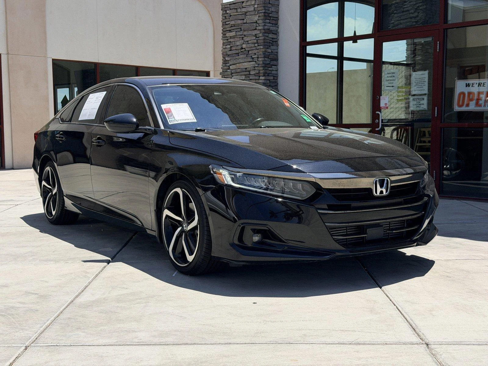 Used 2022  Honda Sport SE image 1