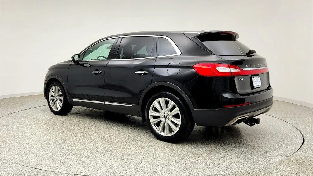 Used 2016 Black Velvet Lincoln AWD 4dr Reserve image 7