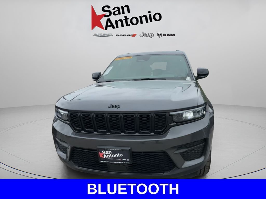 New 2025 Baltic Gray Metallic Clear-Coat Exterior Paint Jeep Altitude X image 5