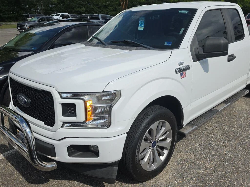 Used 2018 Oxford White Ford XL image 1