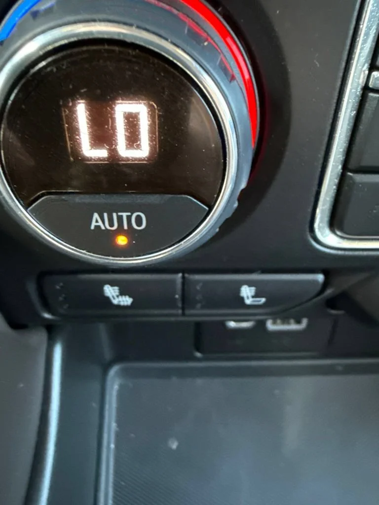 Used 2022 Summit White Chevrolet LT image 13