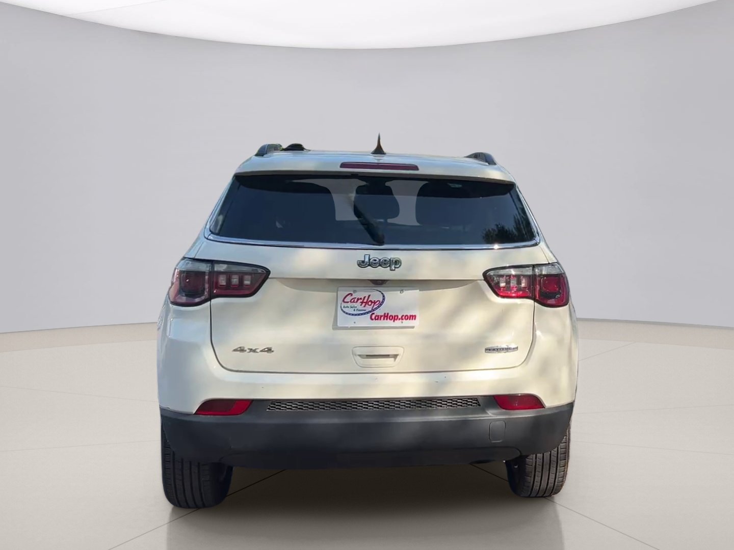 Used 2017 White Jeep LATITUDE image 6