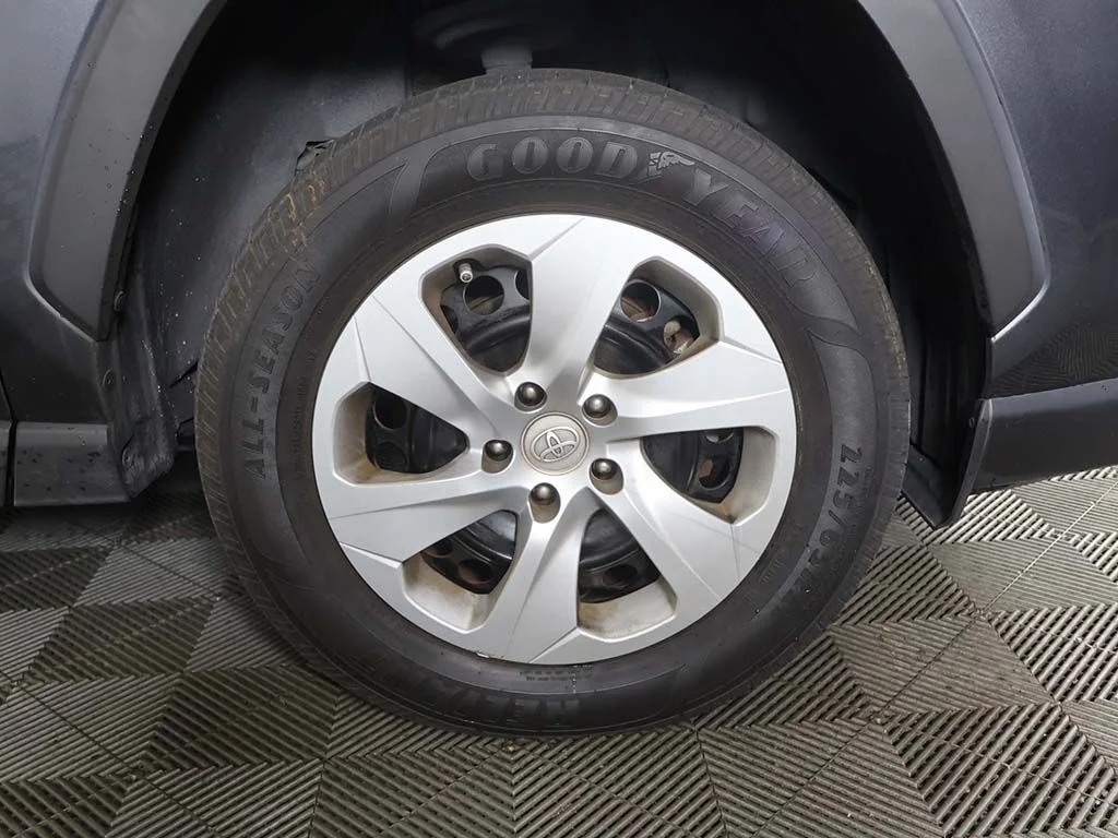 Used 2020 Gray Toyota LE image 17