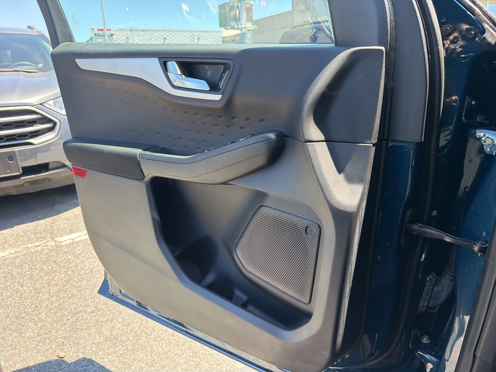 Used 2020 Green Ford SE image 21