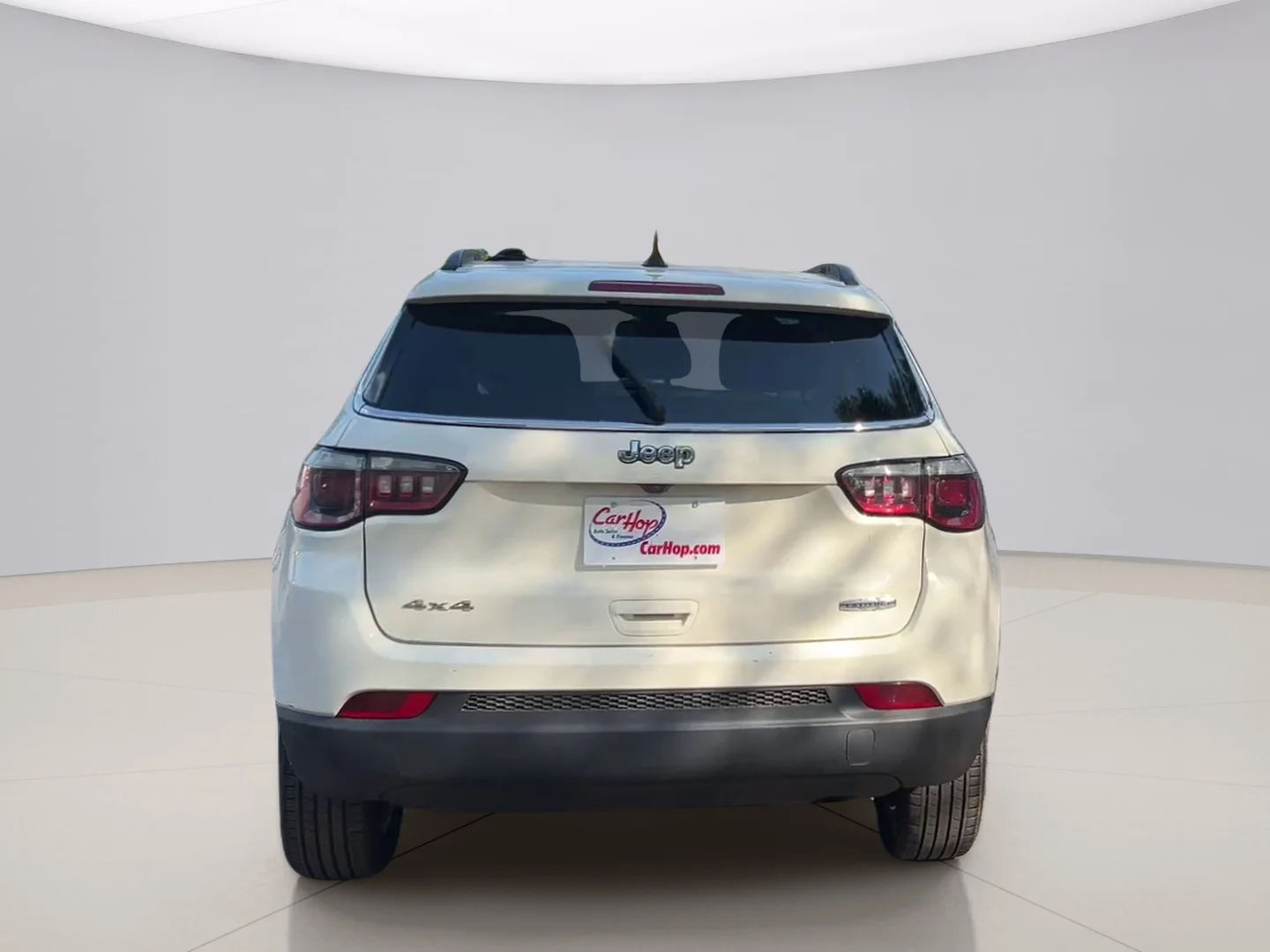 Used 2017 White Jeep LATITUDE image 6