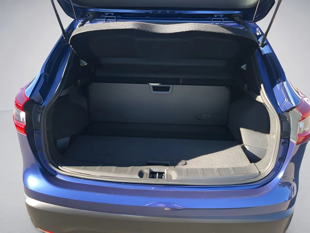 Used 2020 Blue Nissan SL image 34