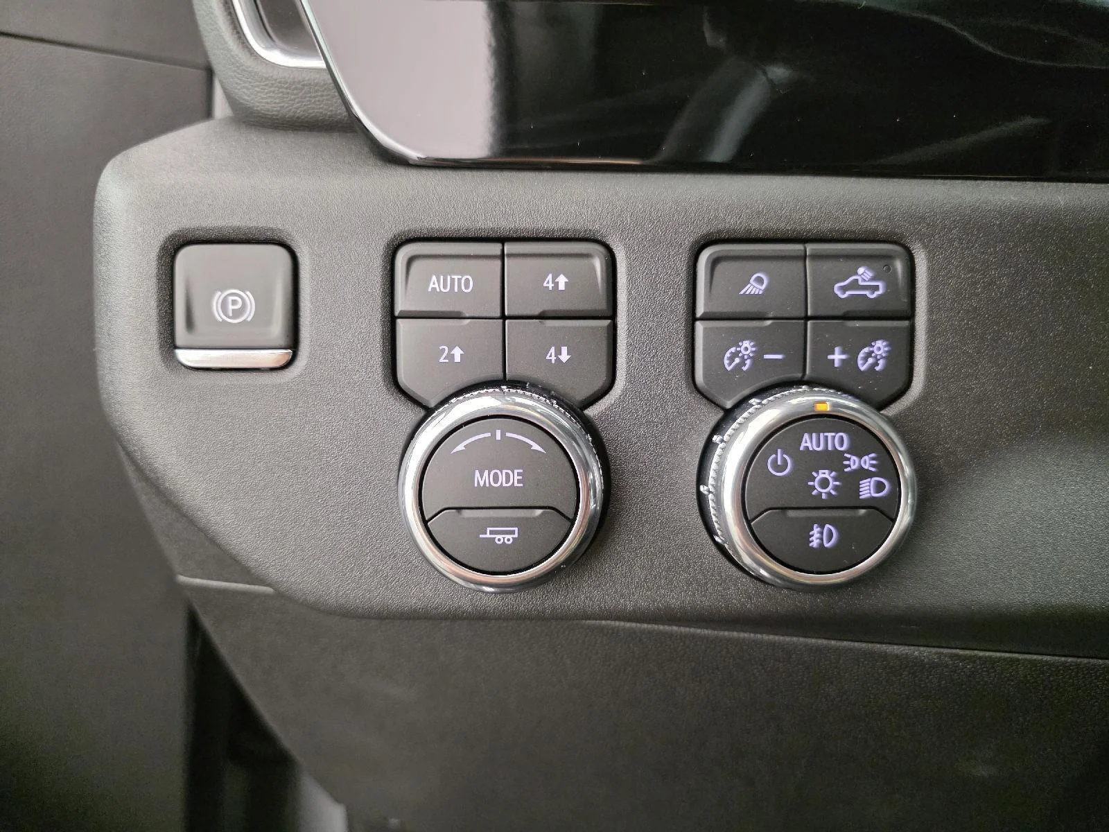 New 2025 Sterling Metallic GMC SLT image 34