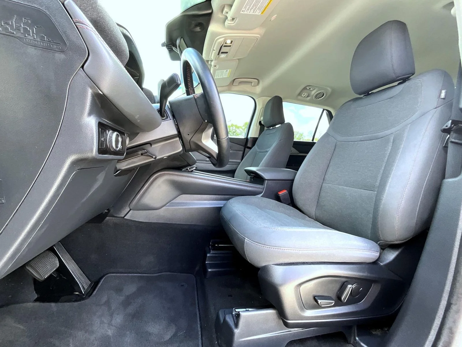 Used 2025 White Ford Active image 11