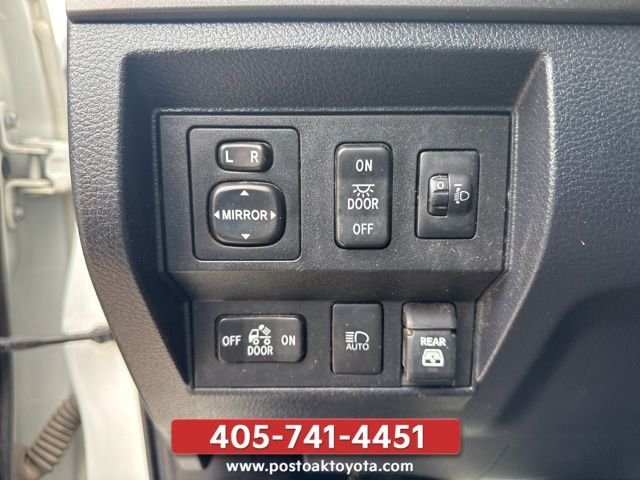 Used 2020 White Toyota SR5 image 25