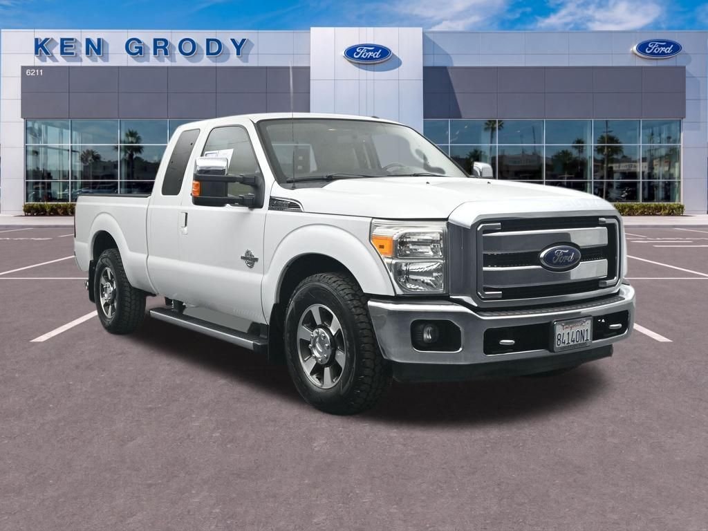 2013 Ford F-250 Lariat SuperCab 142 in's photo
