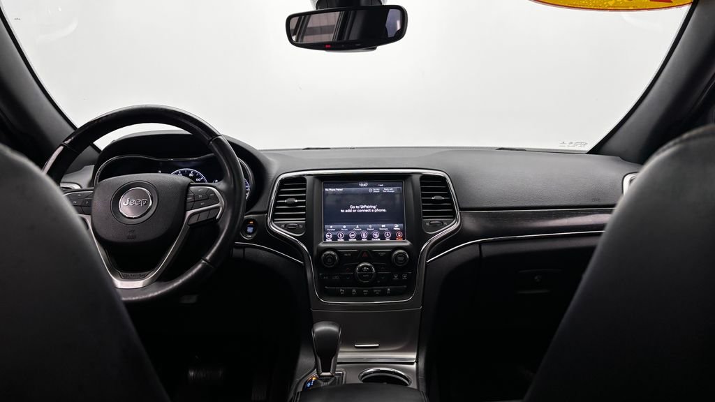 Used 2018 White Jeep Limited image 32
