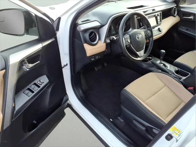 Certified Used 2017 SUPER WHITE Toyota  image 10
